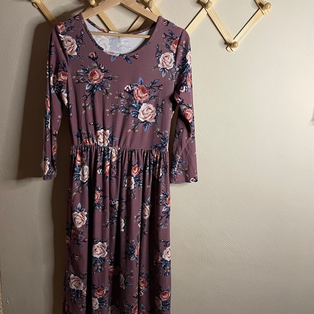 Floral quarter sleeve midi dress